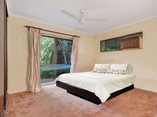 25 Pomona Avenue, Mooroobool - Thumbnail 3
