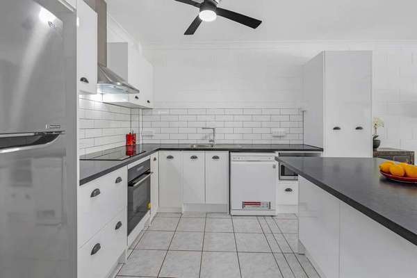 5/527-529 Varley Street, Yorkeys Knob - Thumbnail 4