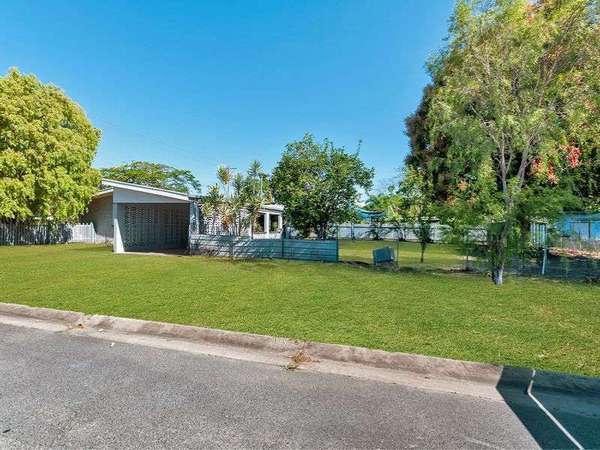 35 Christensen Street, Machans Beach - Thumbnail 2