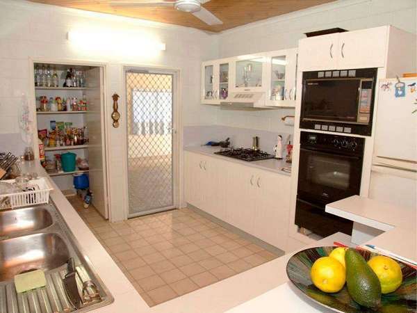 1 Mackellar Close, Edmonton - Thumbnail 8