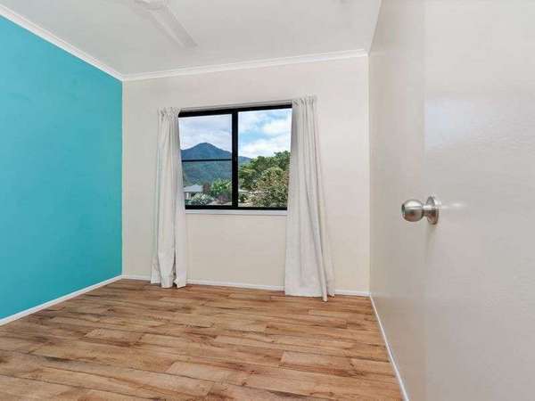 90 Giffin Road, White Rock - Thumbnail 3