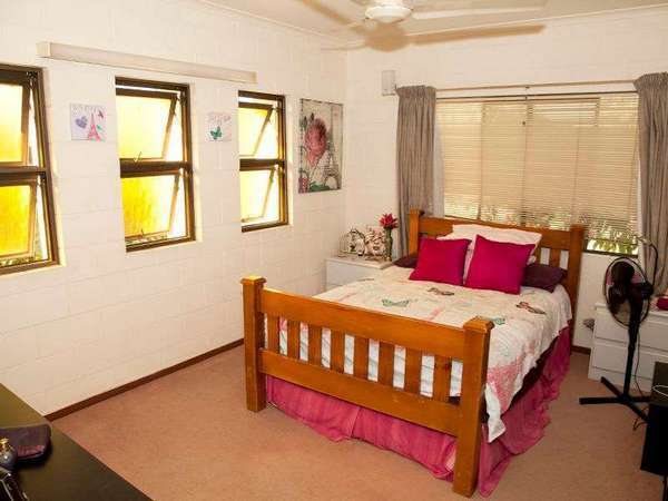 7 Primrose Street, Mooroobool - Thumbnail 2