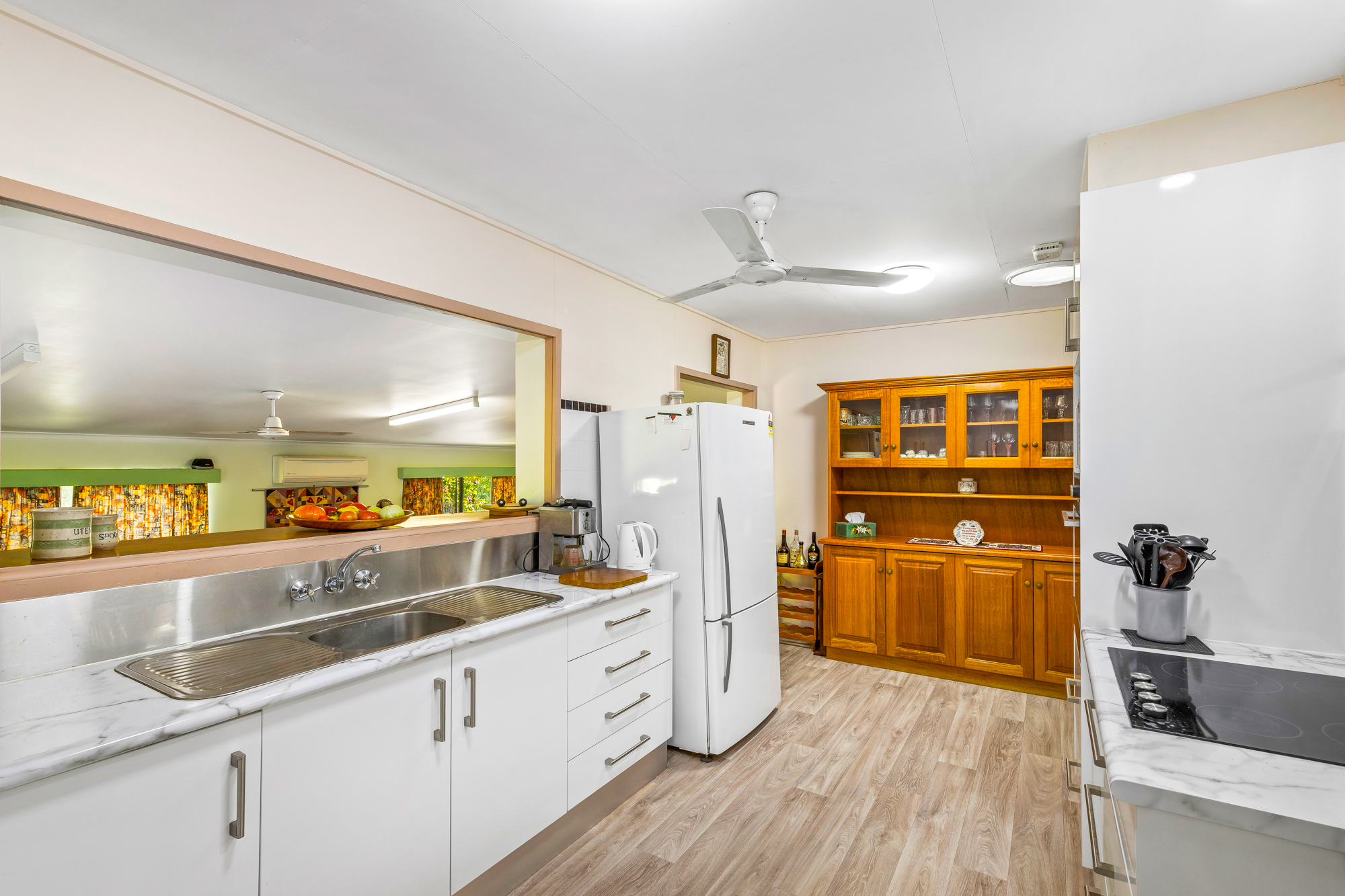 10-12 Skull Road, White Rock - Thumbnail 7