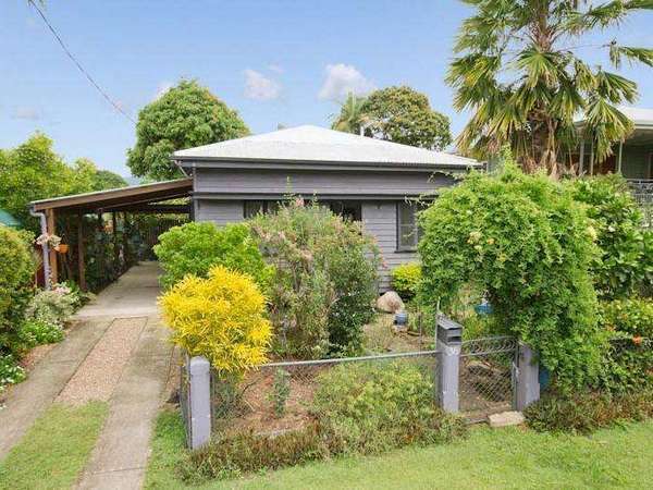 36 English Street, Manunda - Image 1
