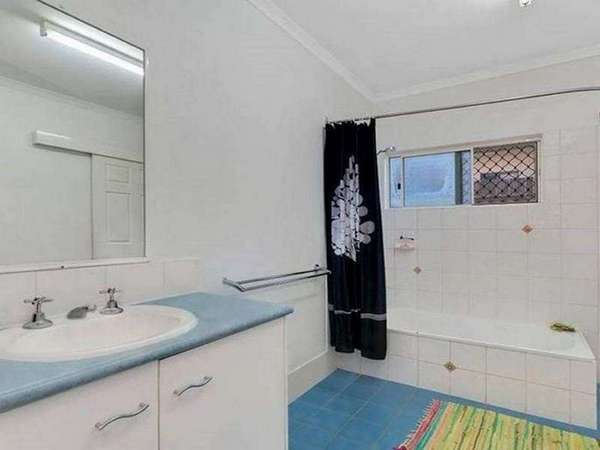16 Silky Oak Court, Mooroobool - Thumbnail 5