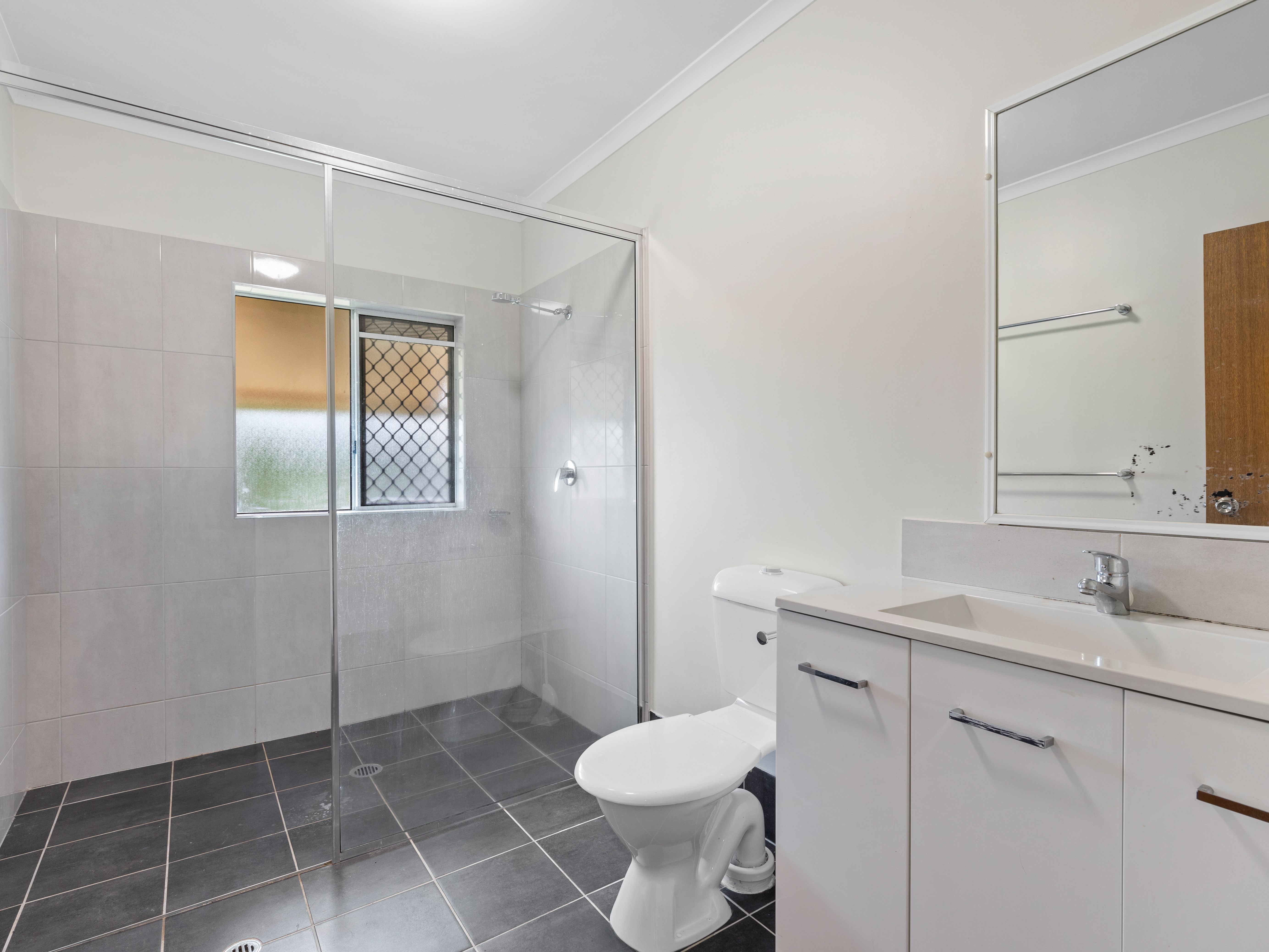 37 MINTARO CRESCENT, Woree - Thumbnail 6