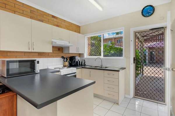 10/6 GRANTALA STREET, Manoora - Thumbnail 3