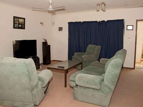 7 Primrose Street, Mooroobool - Thumbnail 3