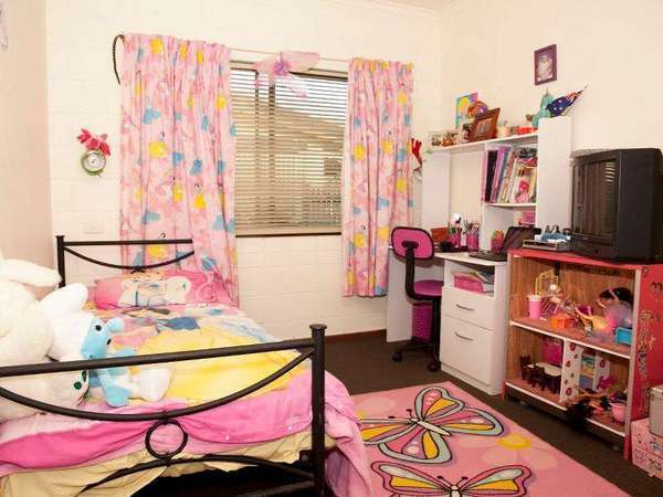 7 Primrose Street, Mooroobool - Thumbnail 5