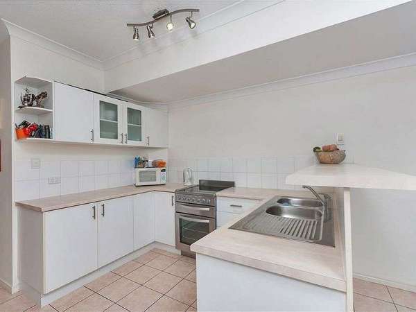 2/179 Kamerunga Road, Freshwater - Thumbnail 2
