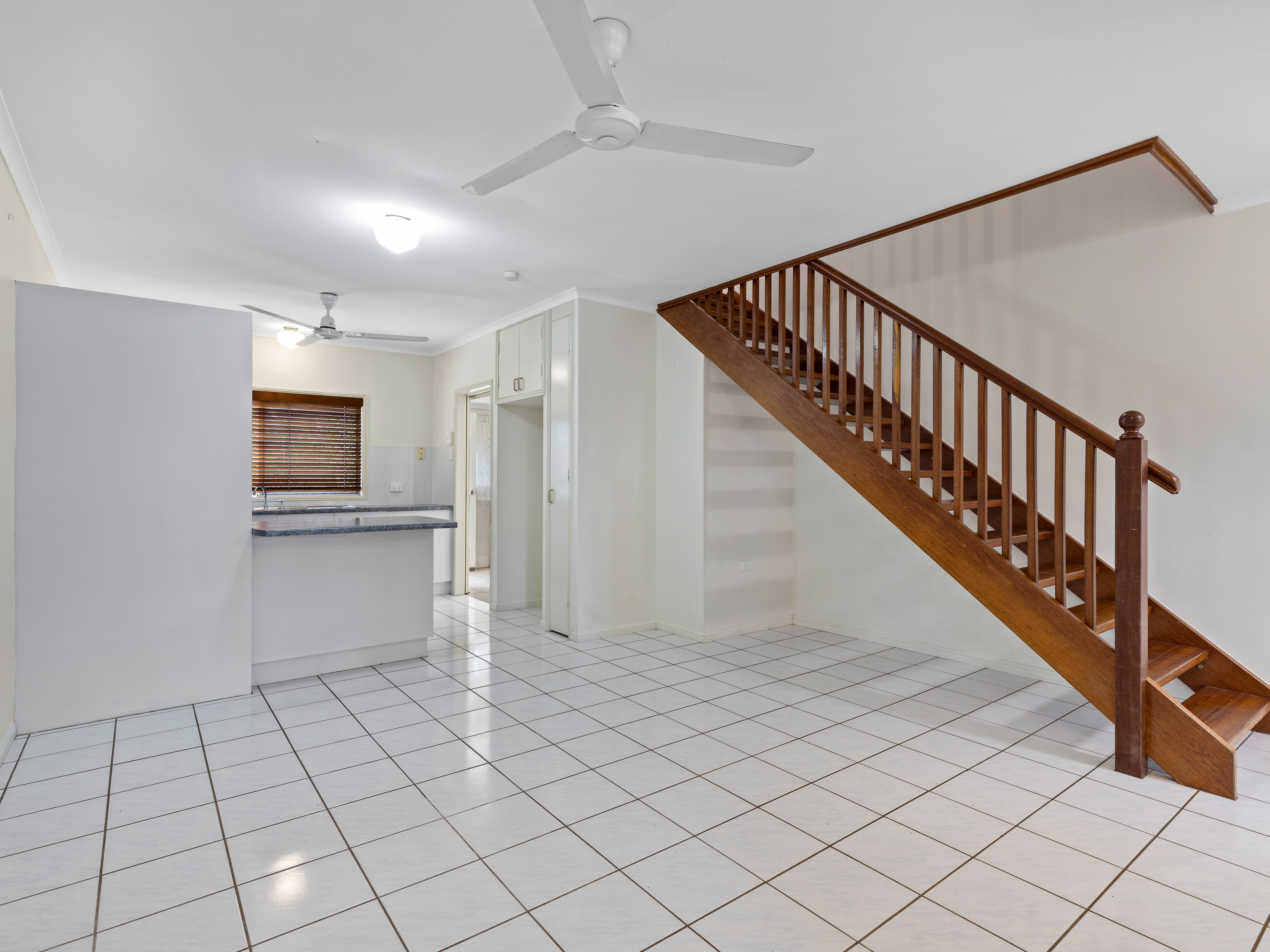37 MINTARO CRESCENT, Woree - Thumbnail 5
