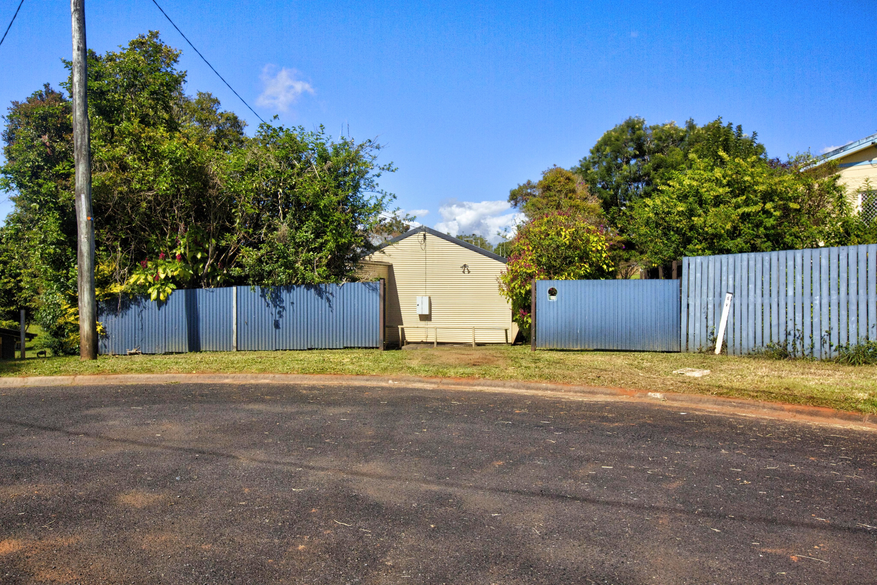 10 Blue Hills Crescent, Malanda - Thumbnail 2