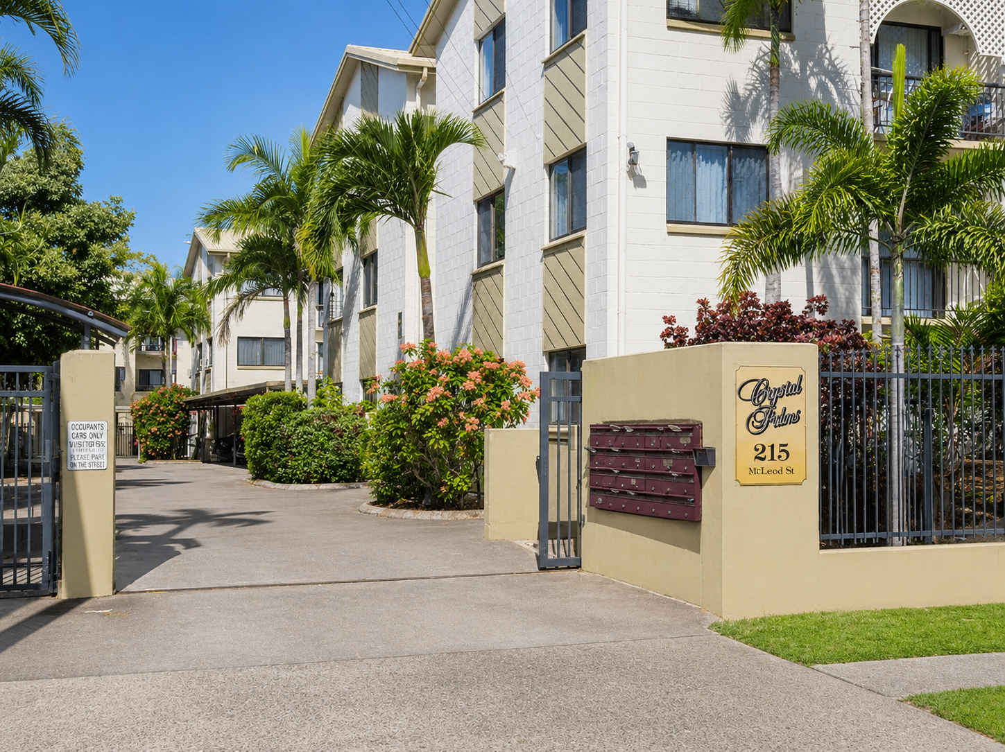 8/215 McLeod Street, Cairns North - Image 1