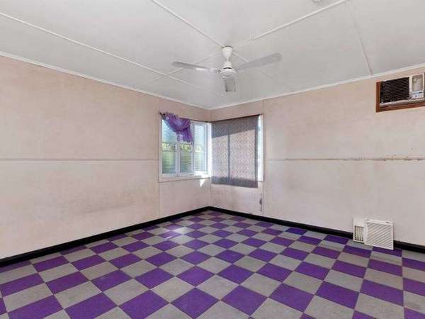 74 Morehead Street, Bungalow - Thumbnail 5