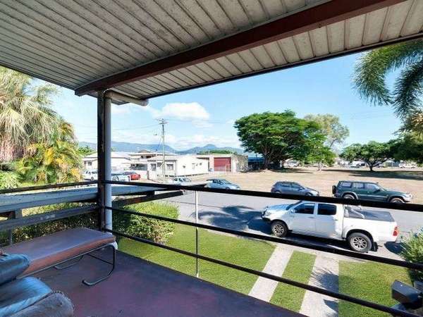 74 Morehead Street, Bungalow - Thumbnail 3