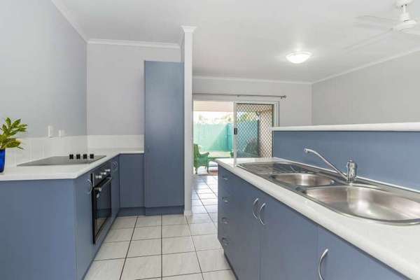 9/2 Marella Close, Manoora - Thumbnail 3