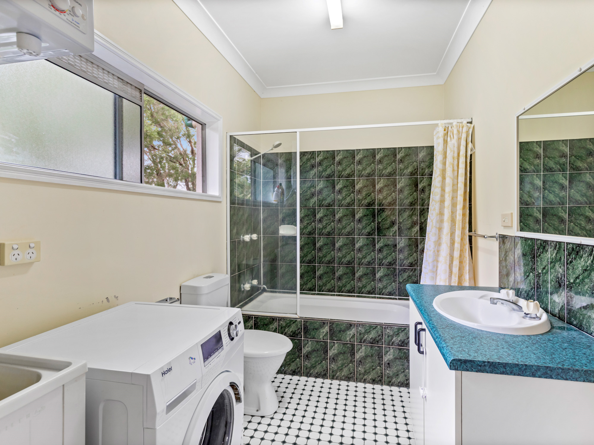 8/342 MCCOOMBE ST, Mooroobool - Thumbnail 4