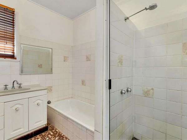35 Christensen Street, Machans Beach - Thumbnail 8