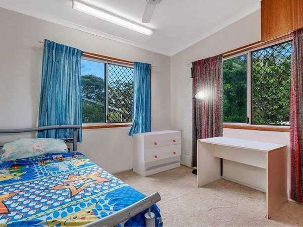32 Miles Street, Manoora - Thumbnail 5