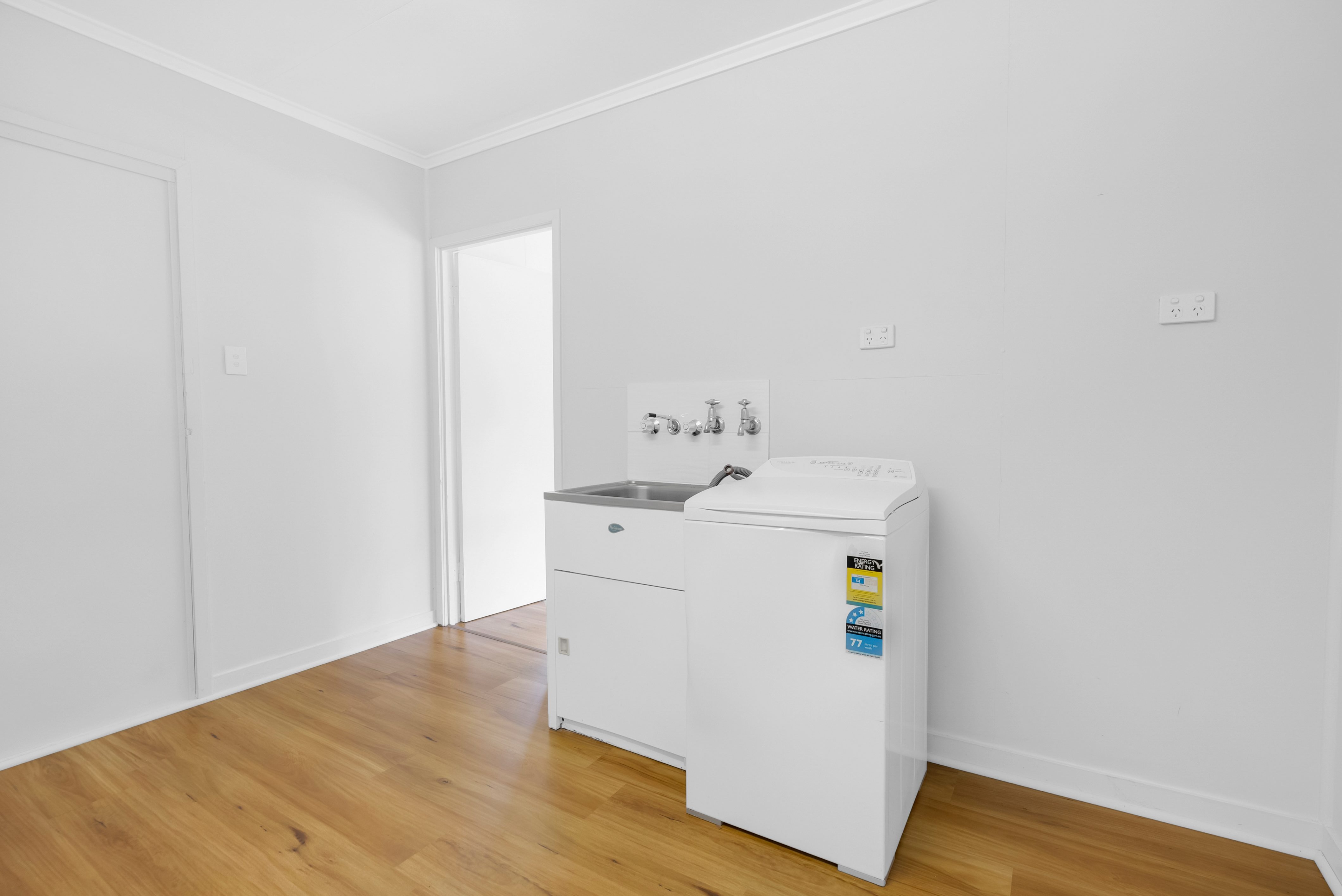 2 BELL ST, Tully - Thumbnail 5