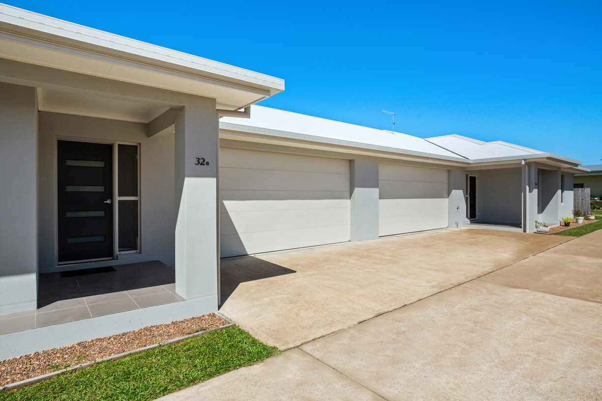 32 Midshipman Street, Mission Beach - Thumbnail 2