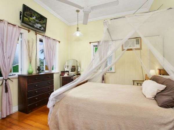 74 Enmore Street, Manoora - Thumbnail 5