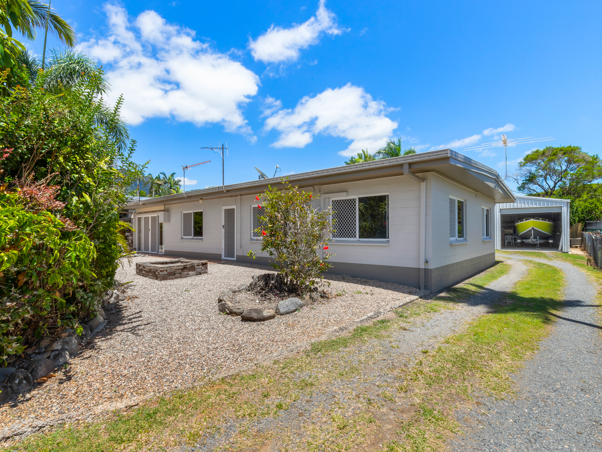 138 Toogood Road, Bayview Heights - Thumbnail 2