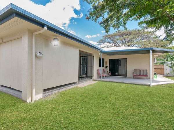 2/108 Callaghan Street, Mooroobool - Thumbnail 2