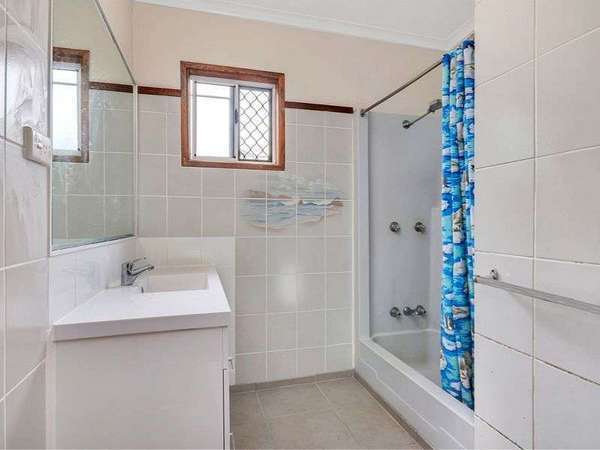 32 Miles Street, Manoora - Thumbnail 6