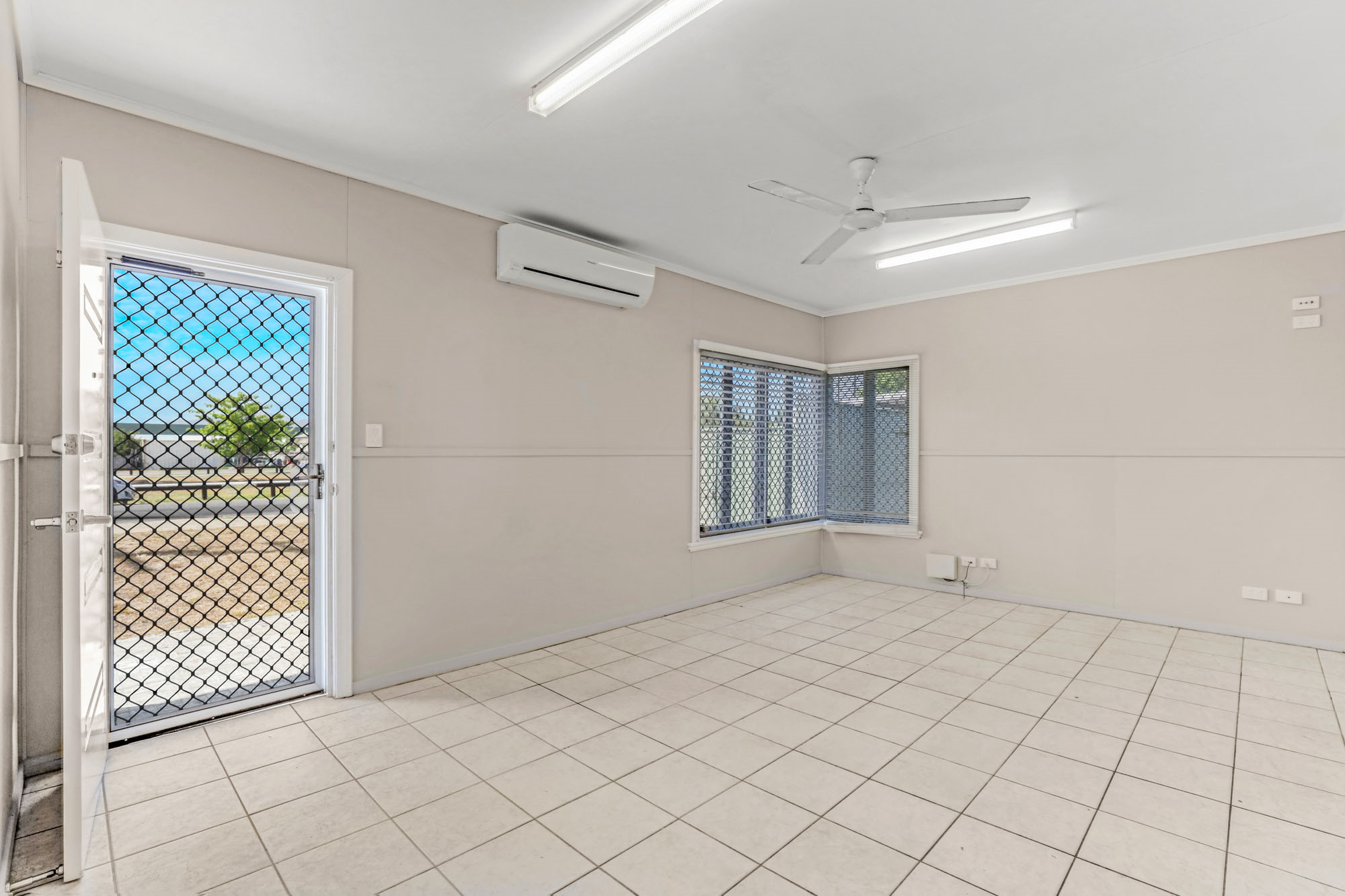 253 Spence Street, Bungalow - Thumbnail 8