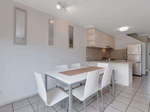 3/426 McCoombe Street, Mooroobool - Thumbnail 2