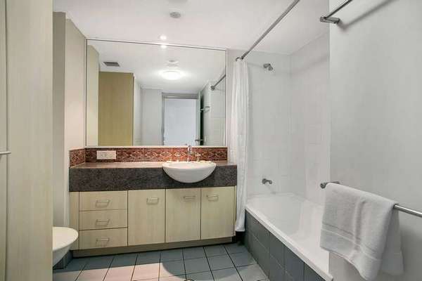 13/71-75 Lake Street, Cairns City - Thumbnail 6