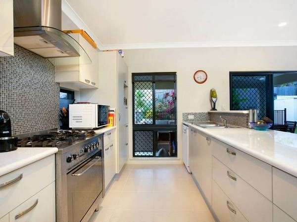 17 DENSMORE CLOSE, Bentley Park - Thumbnail 4