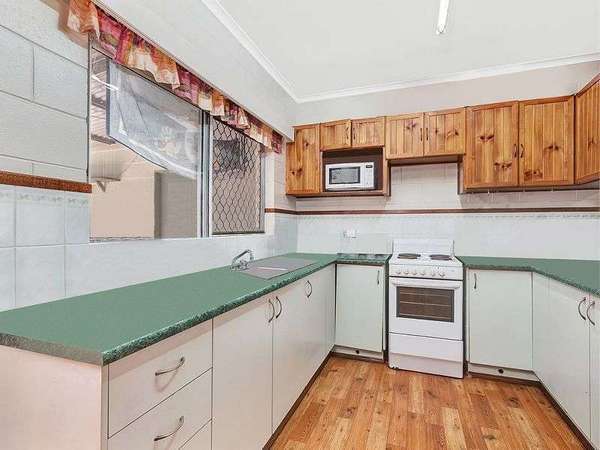 9 Bathurst Drive,, Bentley Park - Thumbnail 3