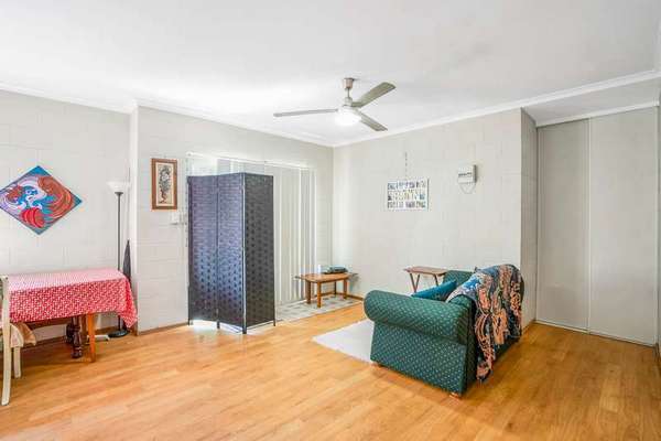 201 Aumuller Street, Bungalow - Thumbnail 6