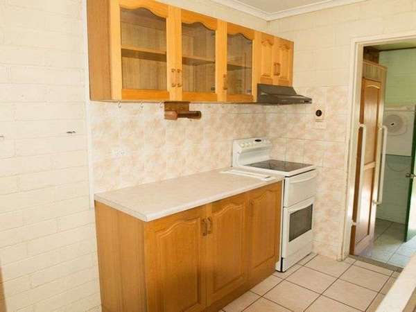 15 Primrose Street, Mooroobool - Thumbnail 3