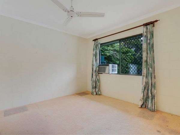 25 Pomona Avenue, Mooroobool - Thumbnail 8