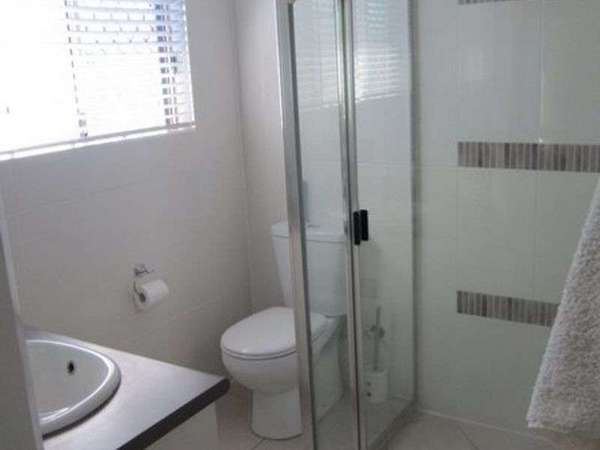 20 Goldberg Close, White Rock - Thumbnail 7