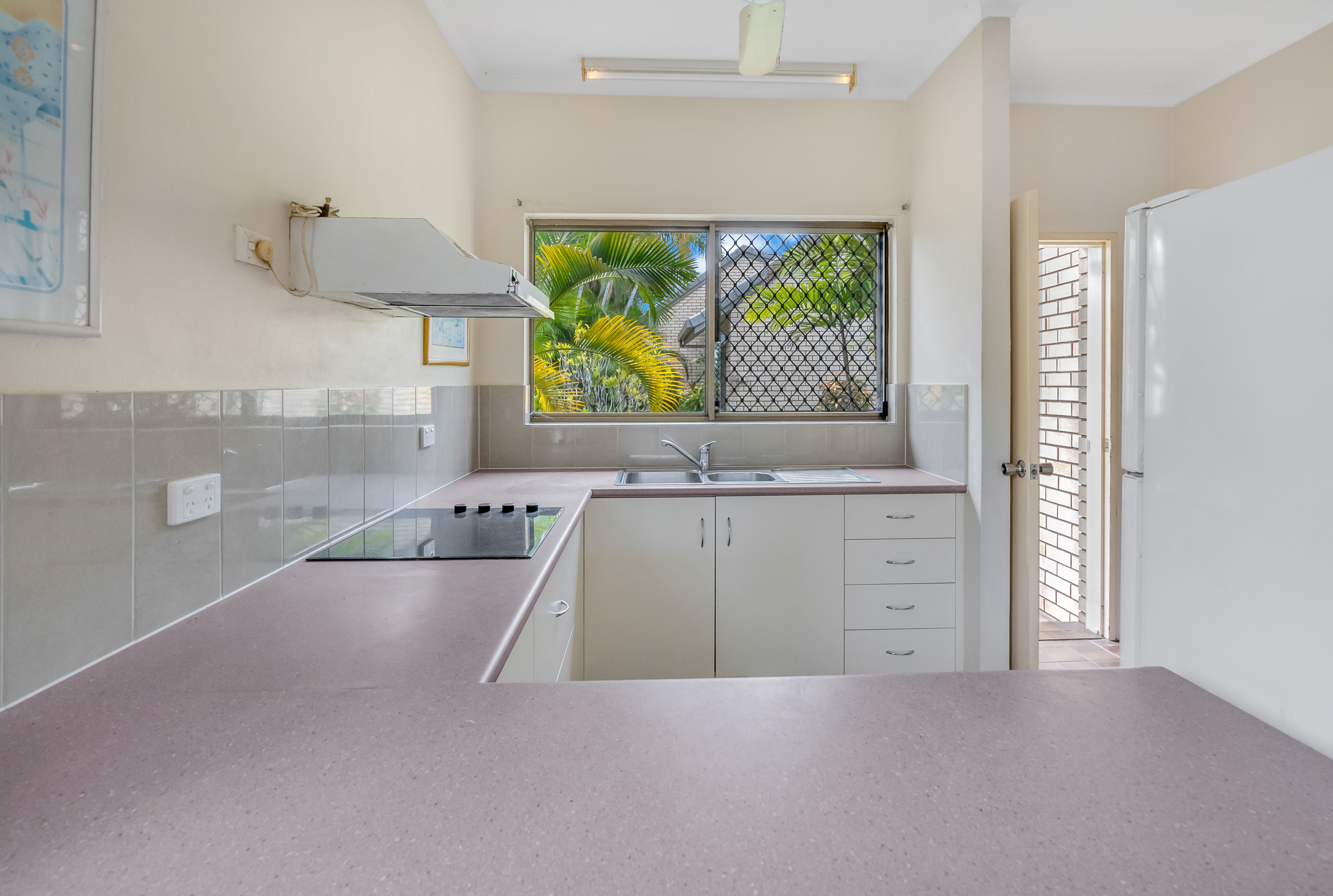27/21 Poinciana St, Holloways Beach - Thumbnail 4