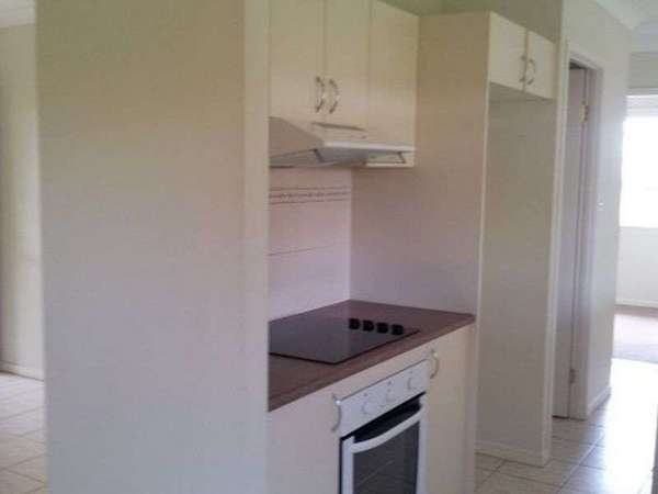 4 Sunrise Street, White Rock - Thumbnail 6