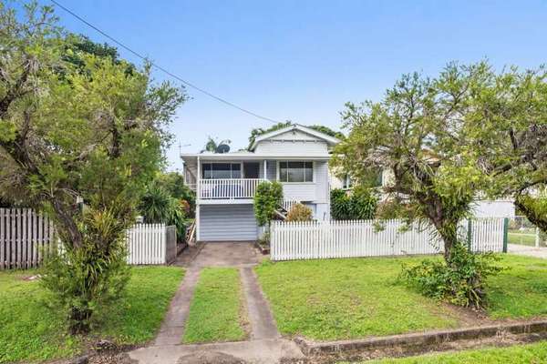 200 Buchan Street, Bungalow - Thumbnail 5