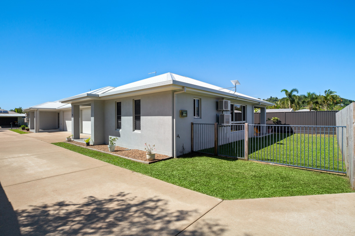 32 Midshipman Street, Mission Beach - Image 1