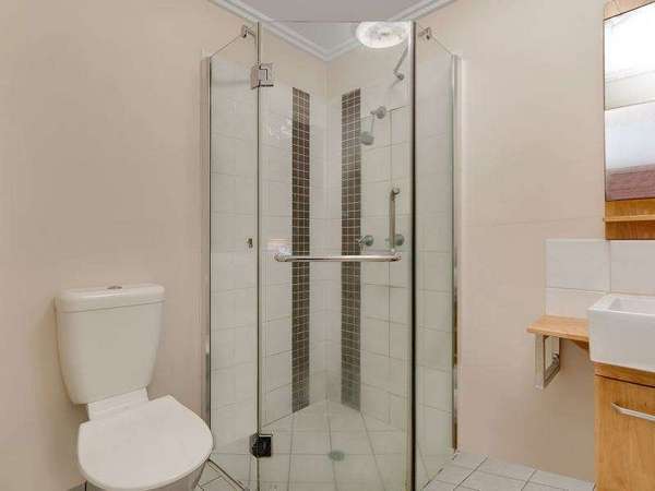 2/128 RIGG STREET, Woree - Thumbnail 5