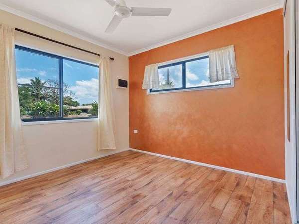 90 Giffin Road, White Rock - Thumbnail 4