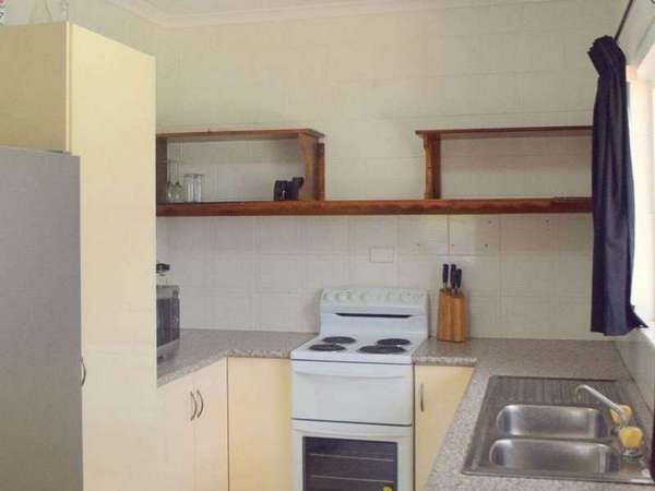 5 Cracknell Road, White Rock - Thumbnail 4