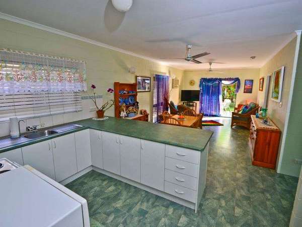 18 Silky Oak Court, Mooroobool - Thumbnail 3