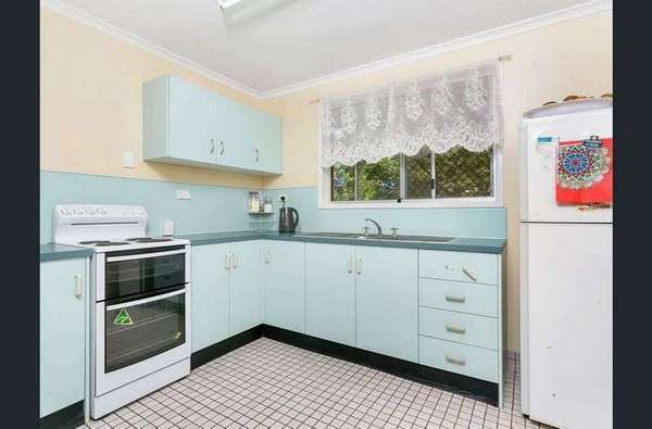 2 Durian Close, Manoora - Image 1