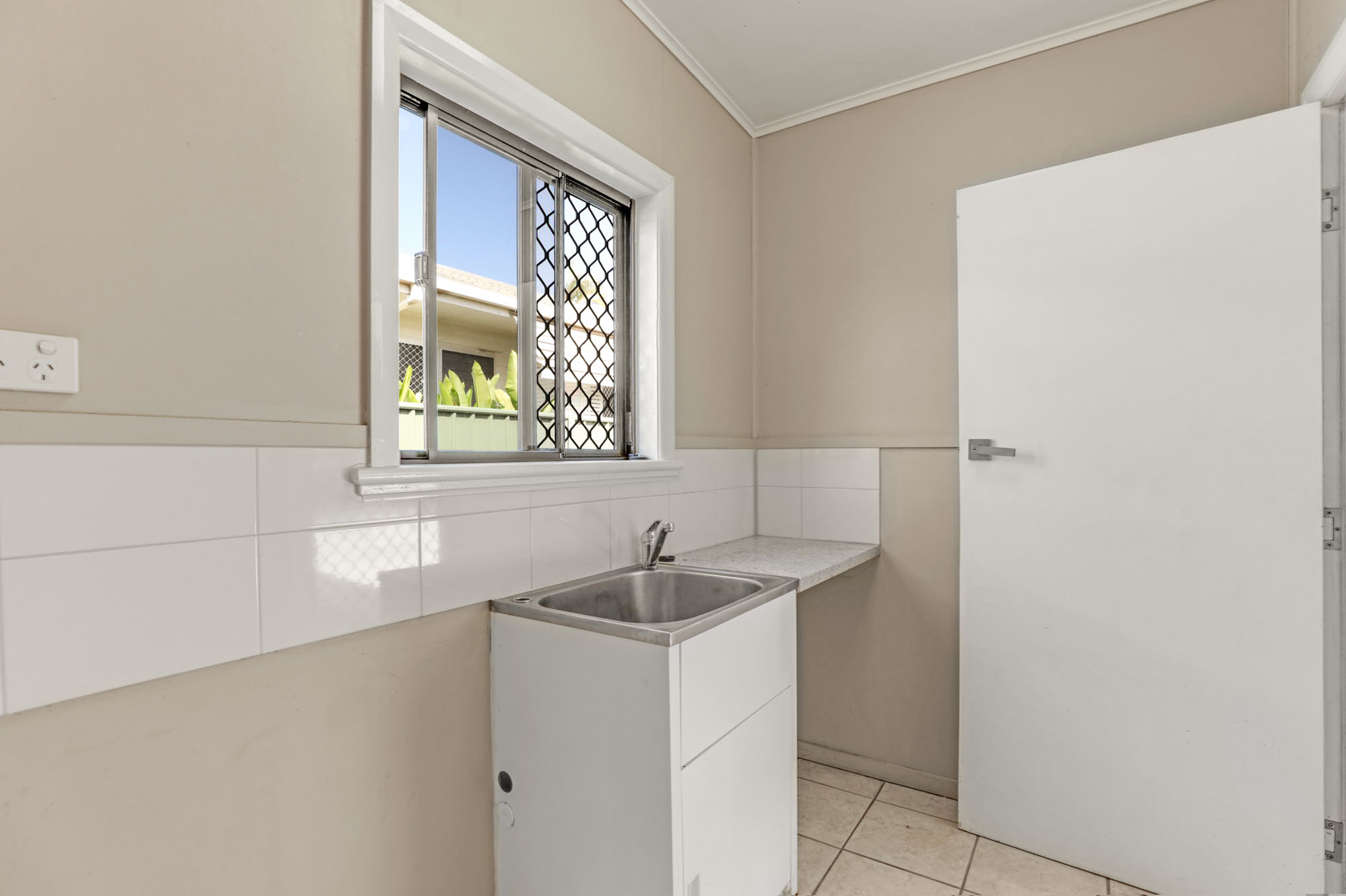 253 Spence Street, Bungalow - Thumbnail 7