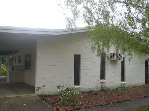 33 Dunbar Street, Mooroobool - Thumbnail 4