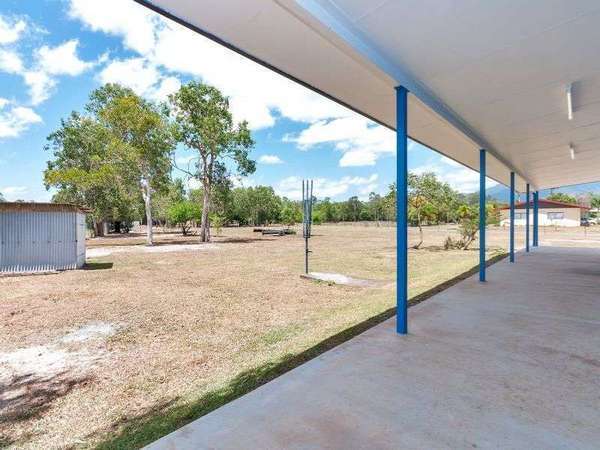 90 Giffin Road, White Rock - Thumbnail 8